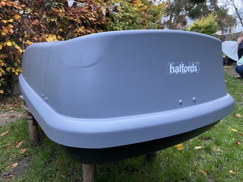 Halfords 470l large roof - large,